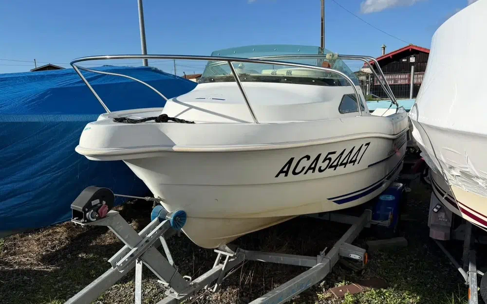 slider 1 Quicksilver 435 Cabine