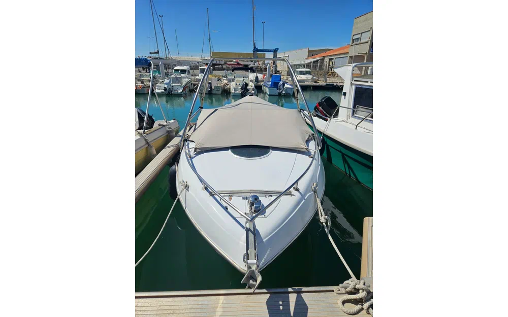 slider 4 Four Winns Sundowner 205