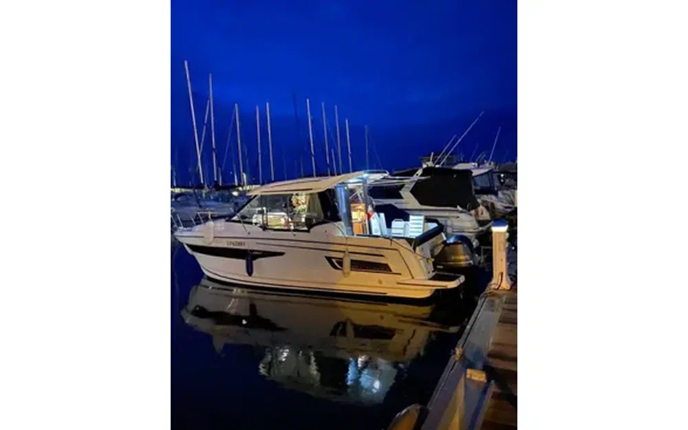 slider 1 Jeanneau Merry Fisher 895