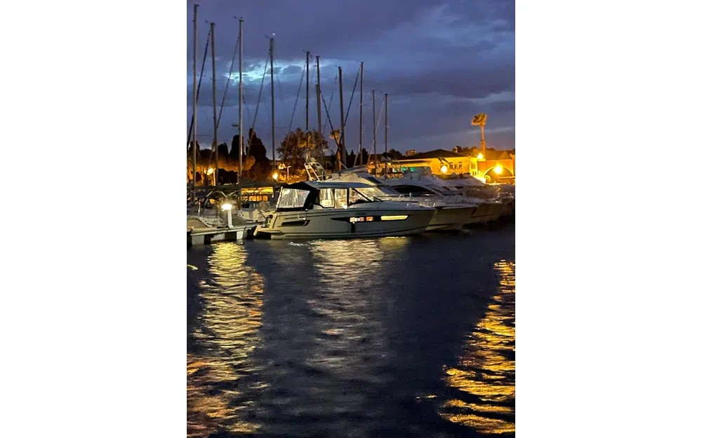 slider 3 Jeanneau Merry Fisher 895