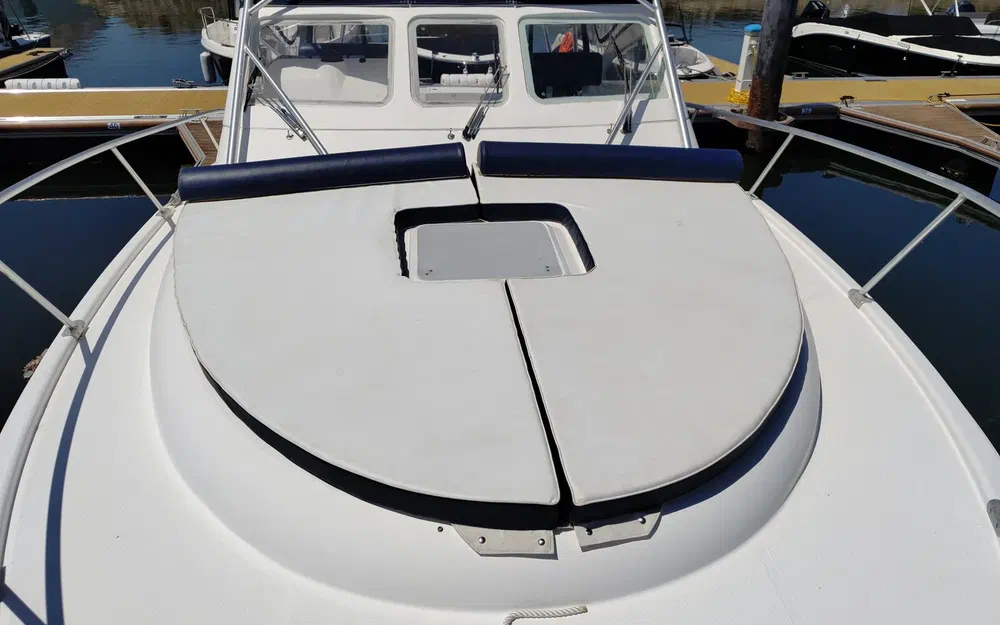 slider 11 Luhrs 30 Open