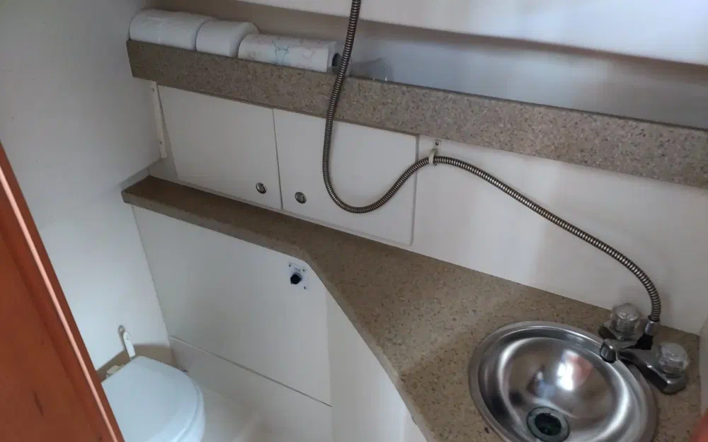 slider 10 Luhrs 30 Open