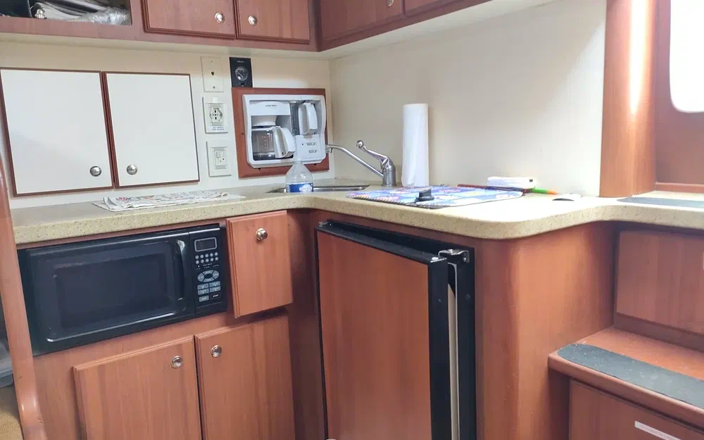 slider 11 Luhrs 30 Open