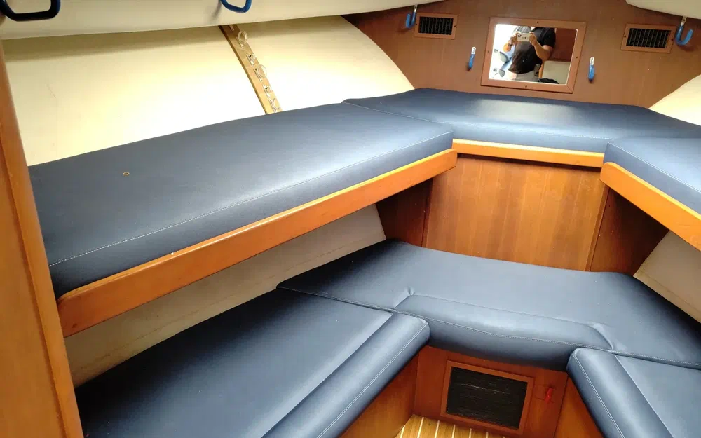 slider 33 Luhrs 30 Open