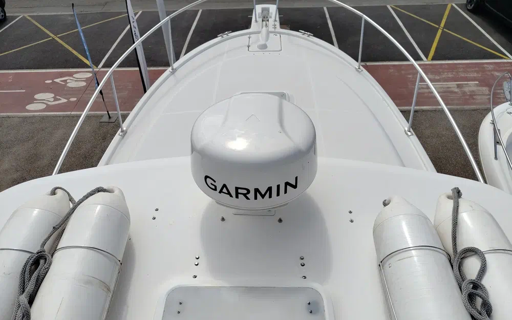 slider 13 Luhrs 30 Open