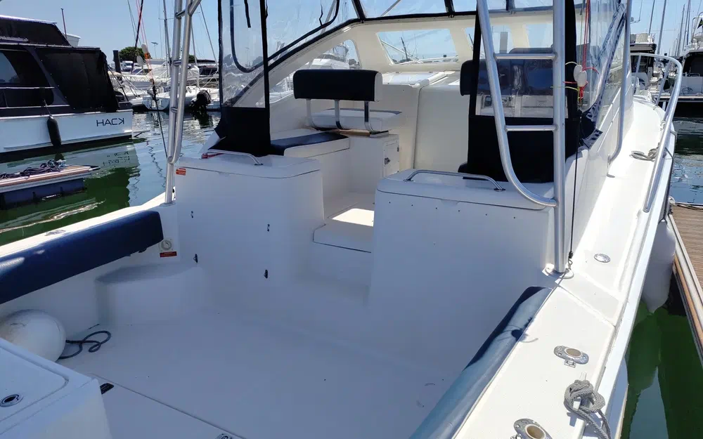 slider 16 Luhrs 30 Open