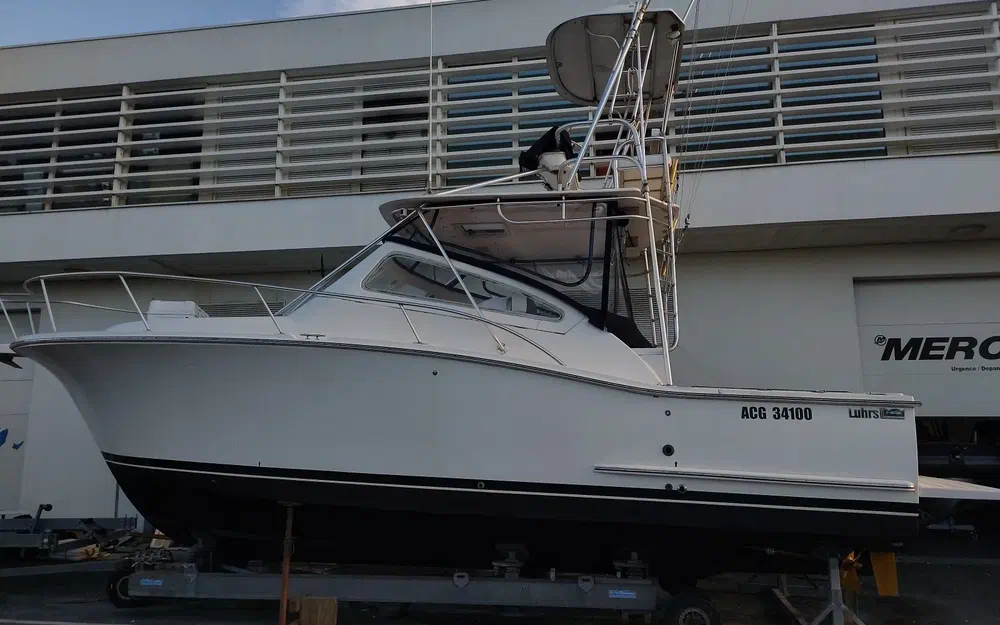 slider 2 Luhrs 30 Open