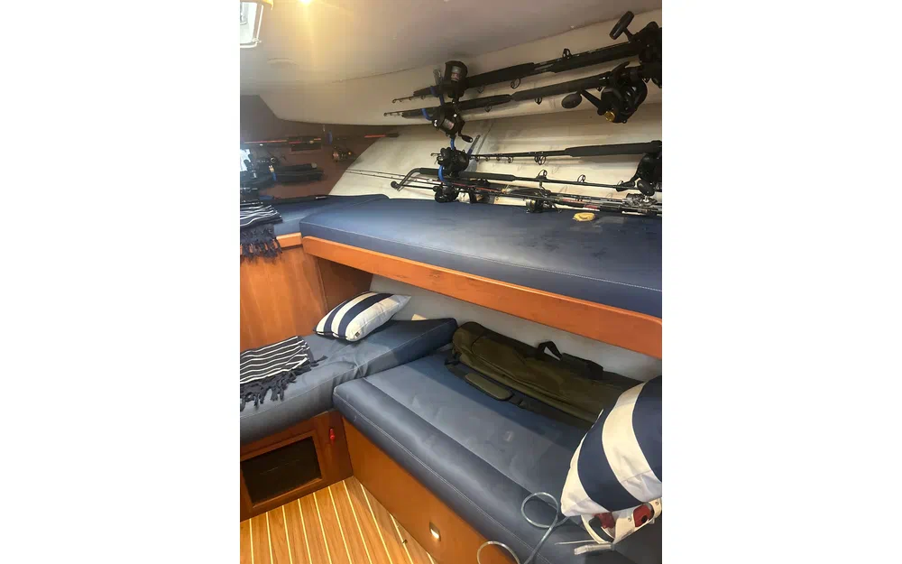 slider 32 Luhrs 30 Open