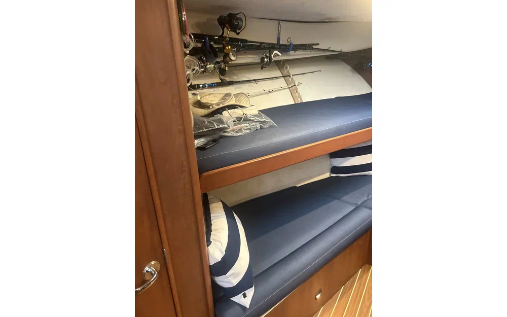 slider 31 Luhrs 30 Open