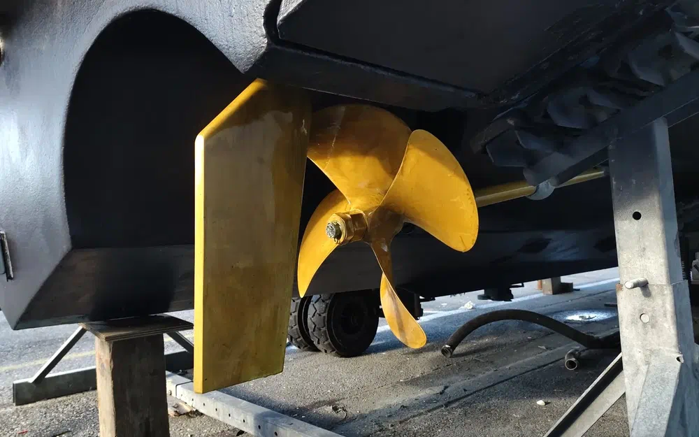 slider 3 Luhrs 30 Open