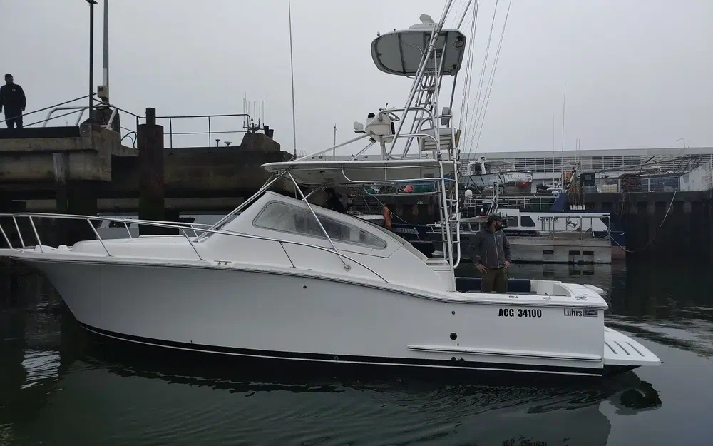 slider 4 Luhrs 30 Open