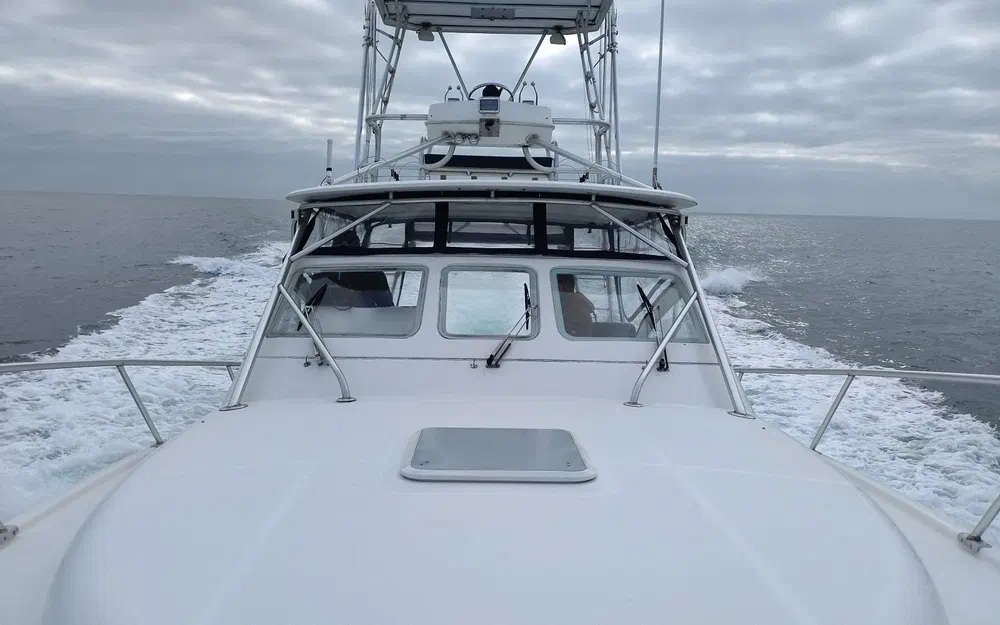 slider 7 Luhrs 30 Open