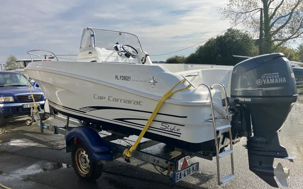slider 1 Jeanneau Cap Camarat 5.5 CC Serie 2
