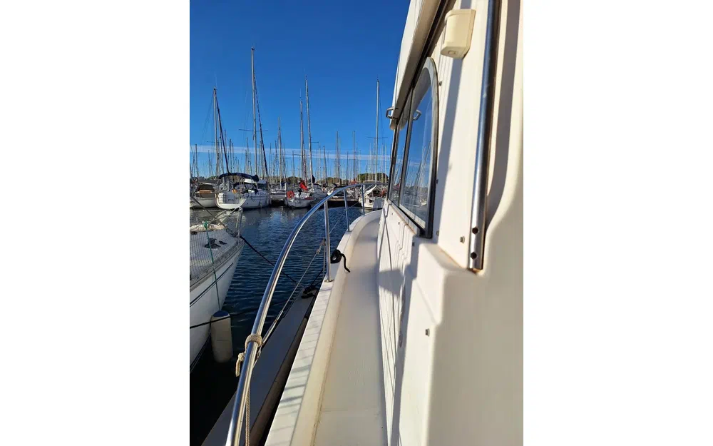 slider 12 Beneteau Antares Serie 9