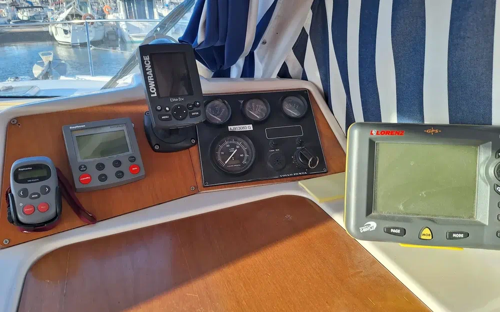 slider 6 Beneteau Antares Serie 9