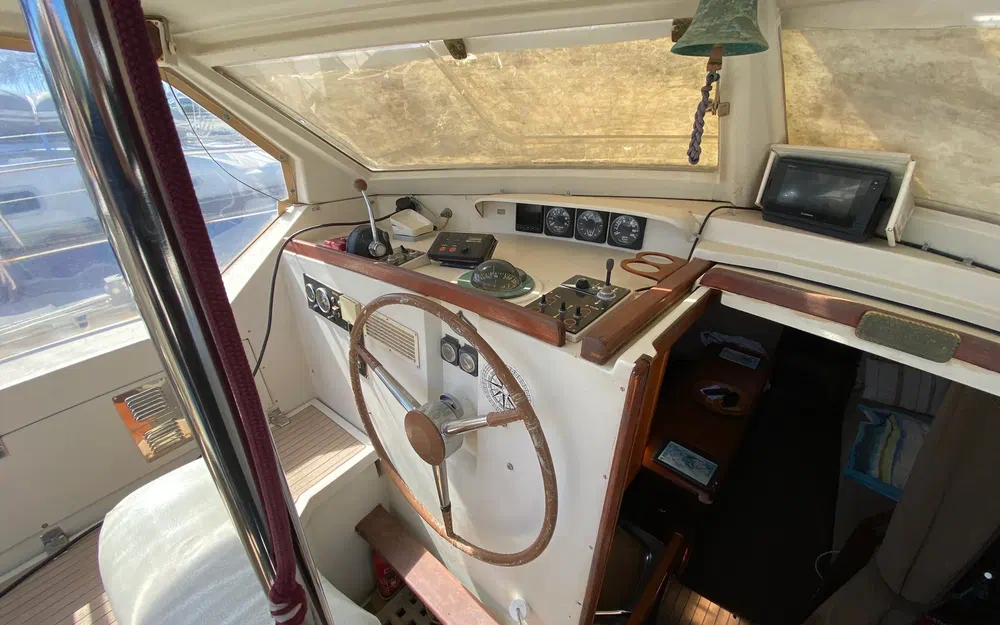 slider 11 Amel Maramu