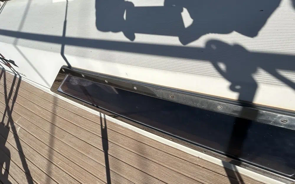 slider 12 Amel Maramu