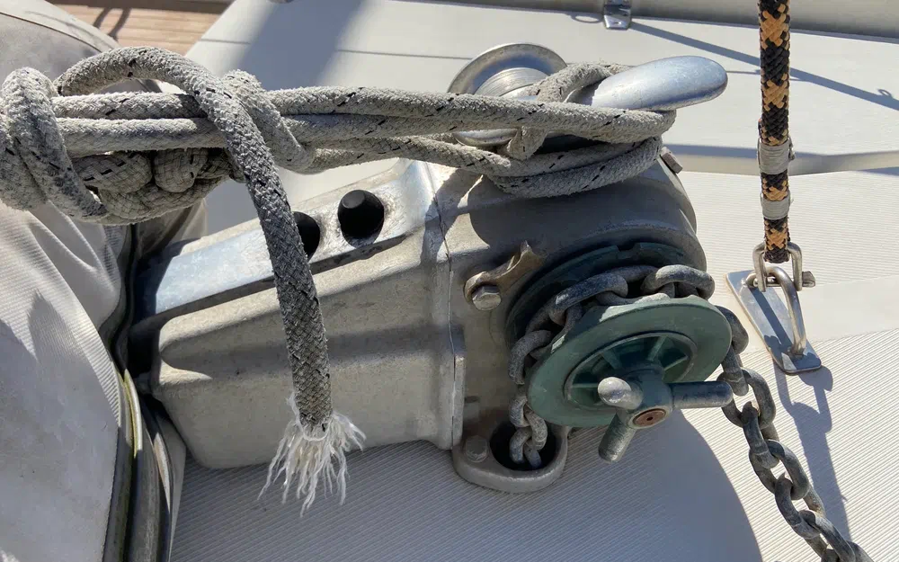 slider 13 Amel Maramu