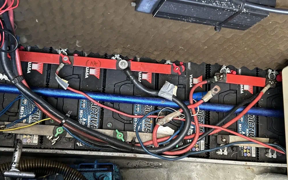 slider 23 Amel Maramu