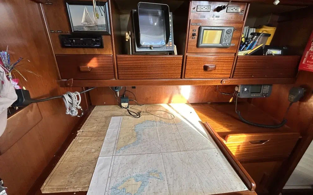 slider 3 Amel Maramu