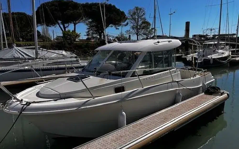 slider 0 Jeanneau Merry Fisher 725