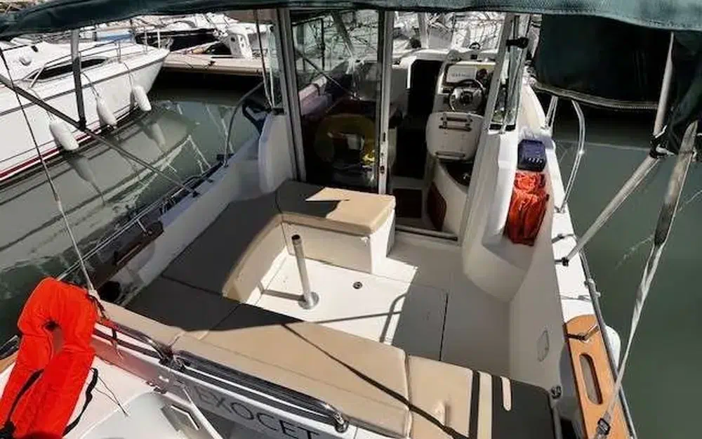 slider 10 Jeanneau Merry Fisher 725