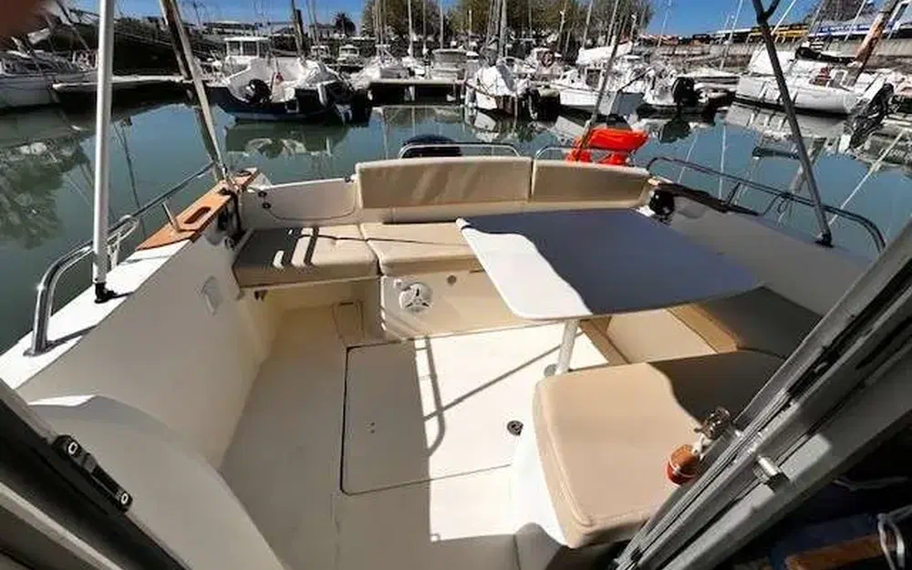 slider 12 Jeanneau Merry Fisher 725