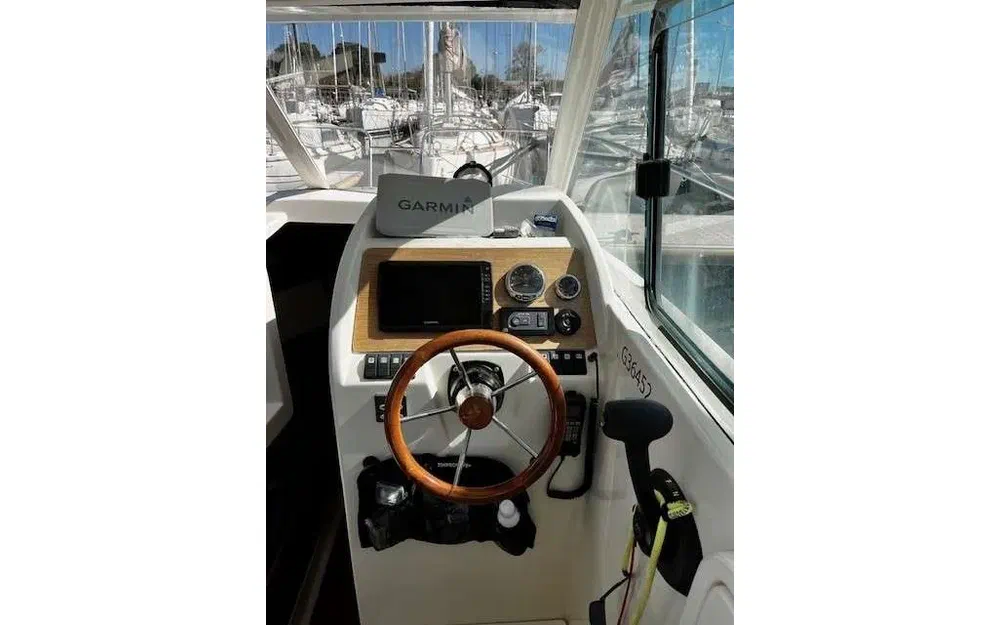 slider 15 Jeanneau Merry Fisher 725