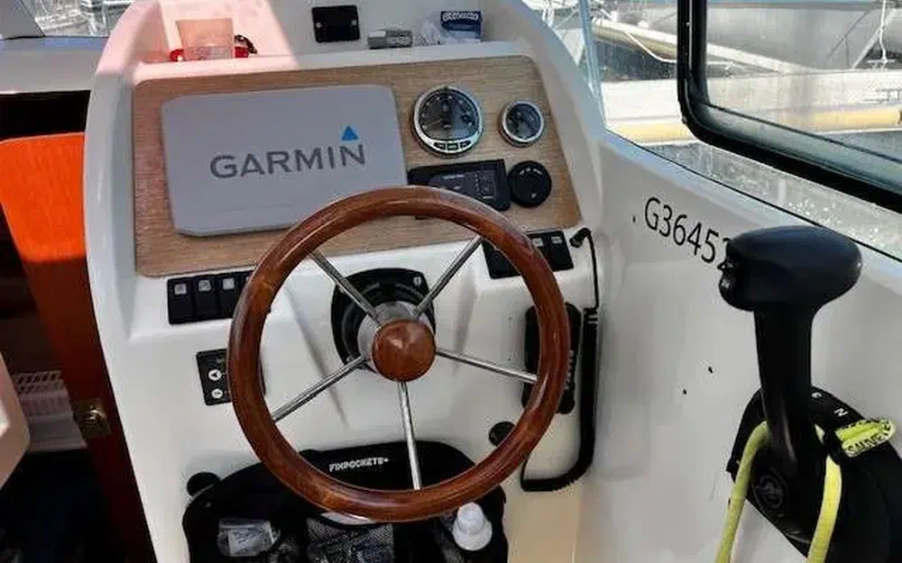 slider 5 Jeanneau Merry Fisher 725