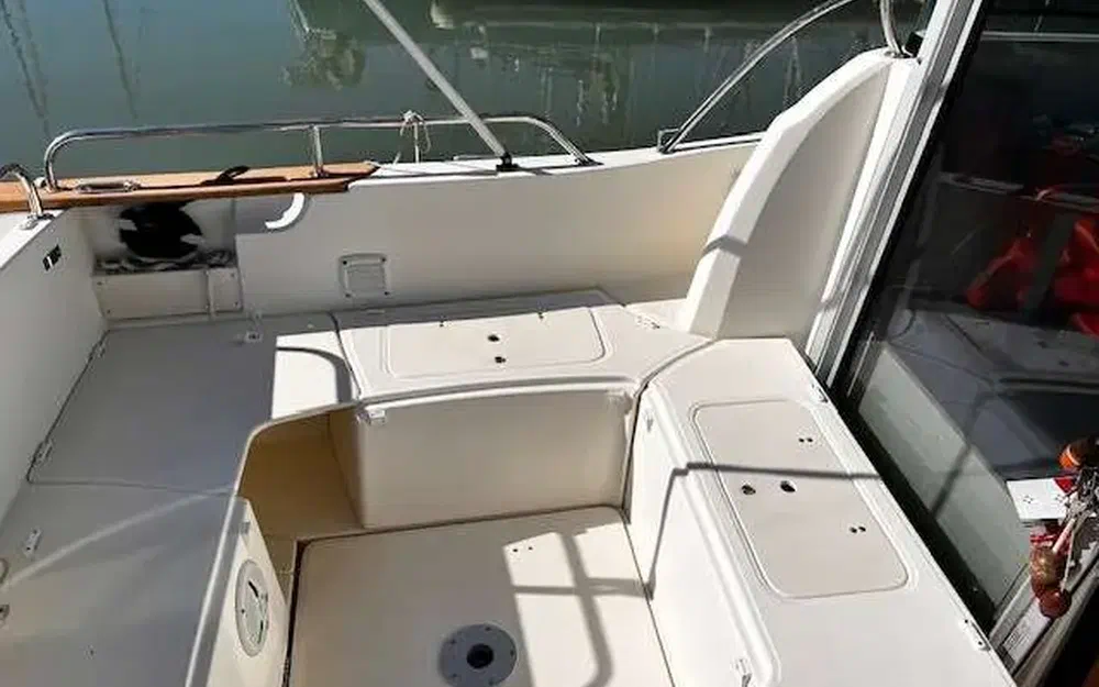 slider 6 Jeanneau Merry Fisher 725