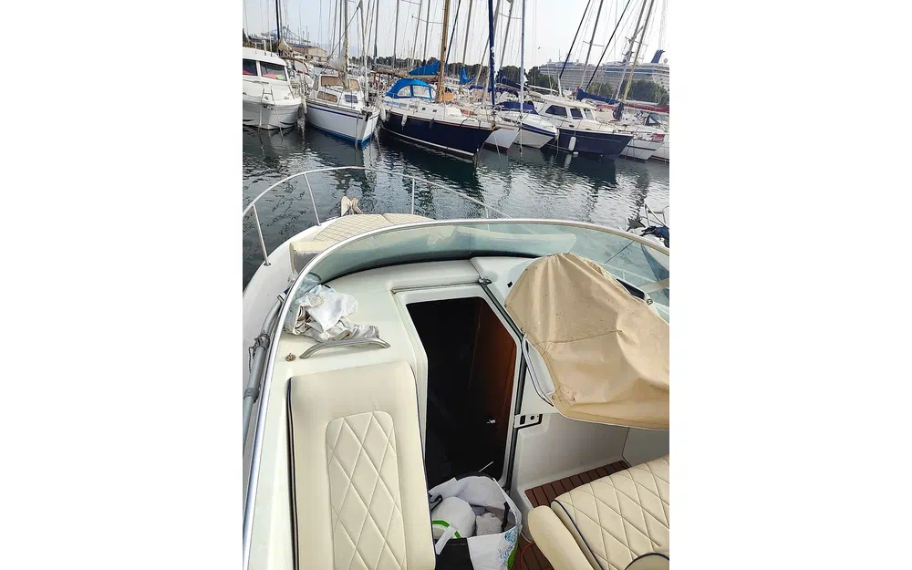 slider 2 Beneteau Flyer 701