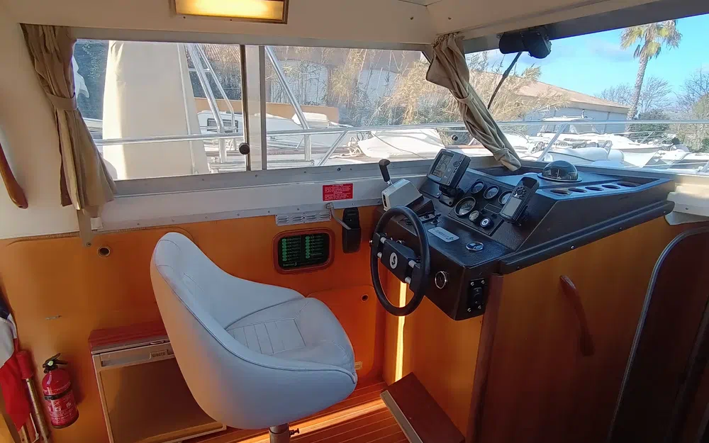 slider 1 Beneteau Antares 860