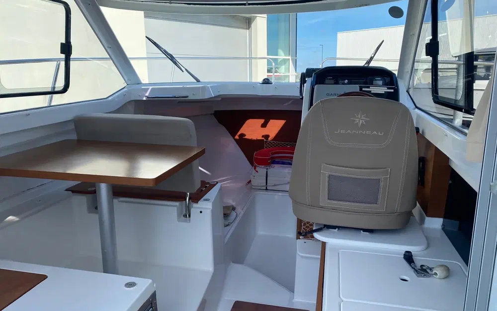 slider 10 Jeanneau Merry Fisher 695