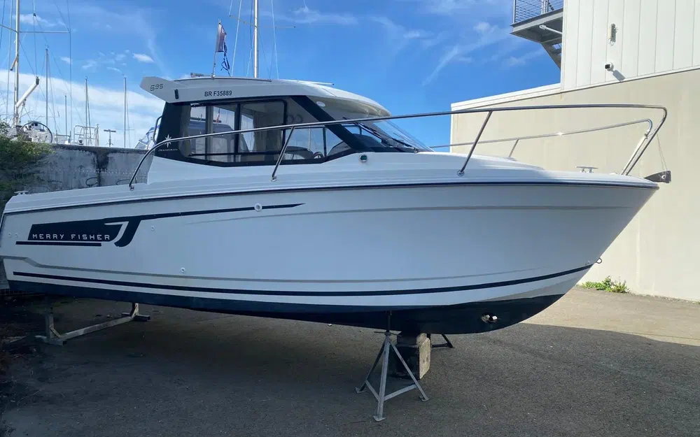 slider 2 Jeanneau Merry Fisher 695