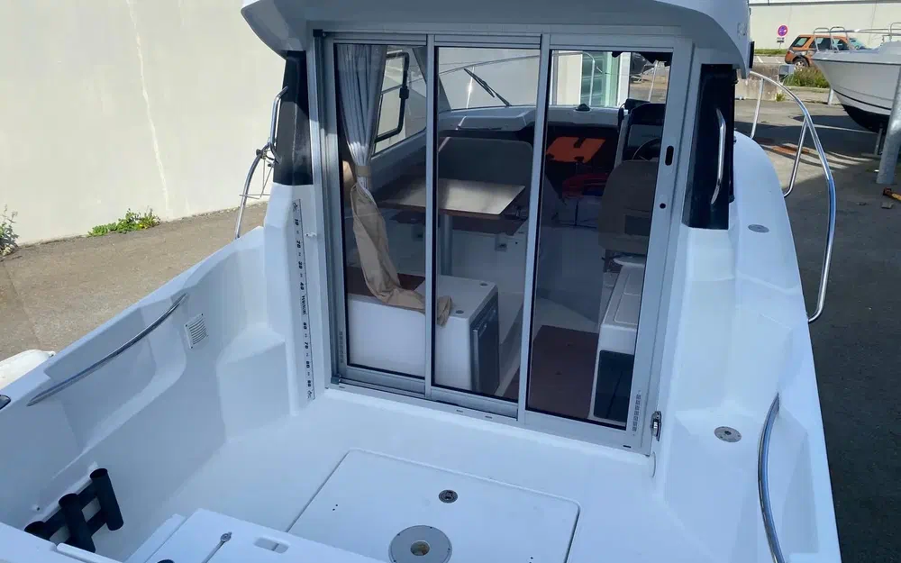 slider 6 Jeanneau Merry Fisher 695