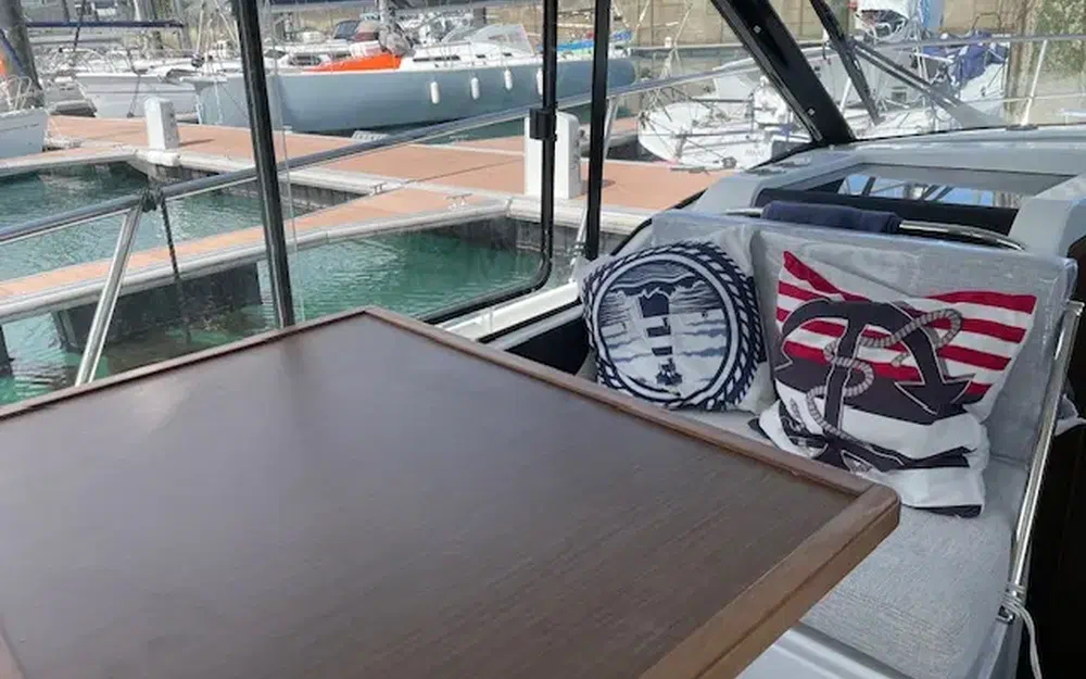 slider 10 Jeanneau Merry Fisher 895