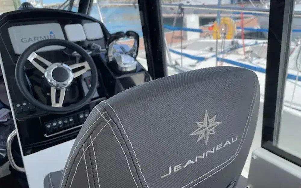 slider 14 Jeanneau Merry Fisher 895