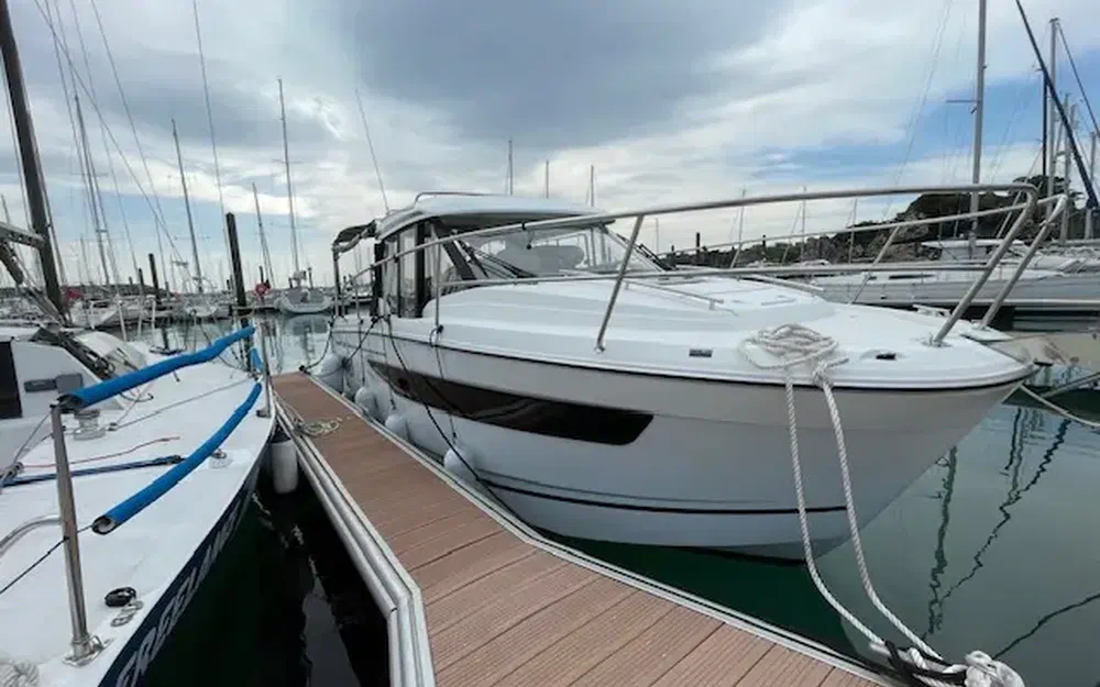 slider 1 Jeanneau Merry Fisher 895