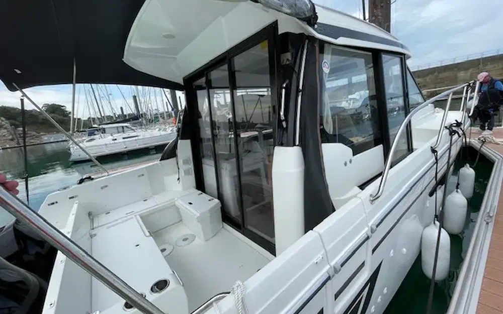 slider 4 Jeanneau Merry Fisher 895