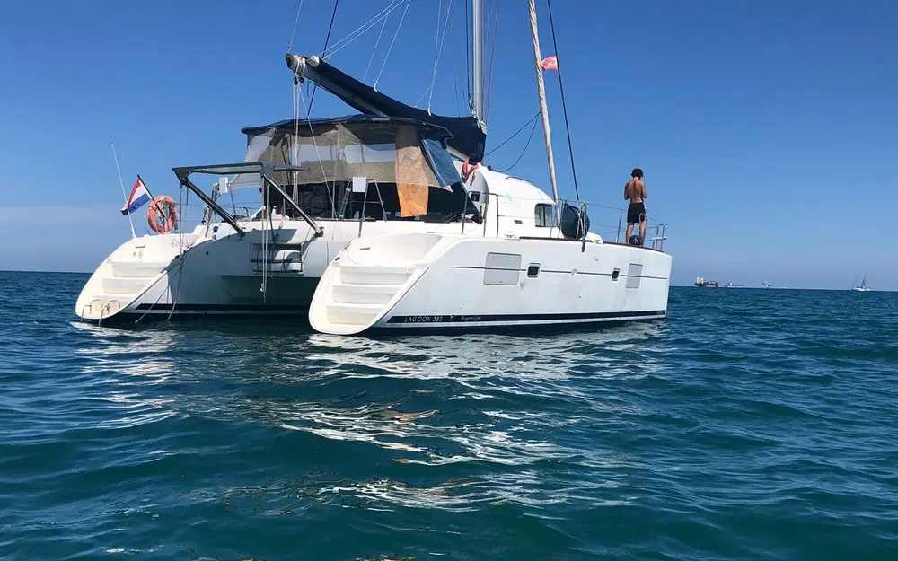 slider 2 Lagoon 380 S2