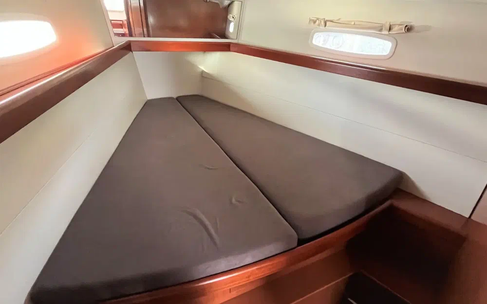 slider 12 Beneteau Oceanis 43