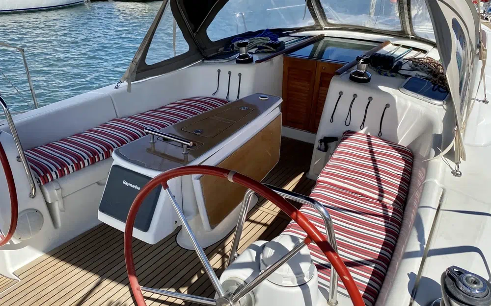 slider 3 Beneteau Oceanis 43
