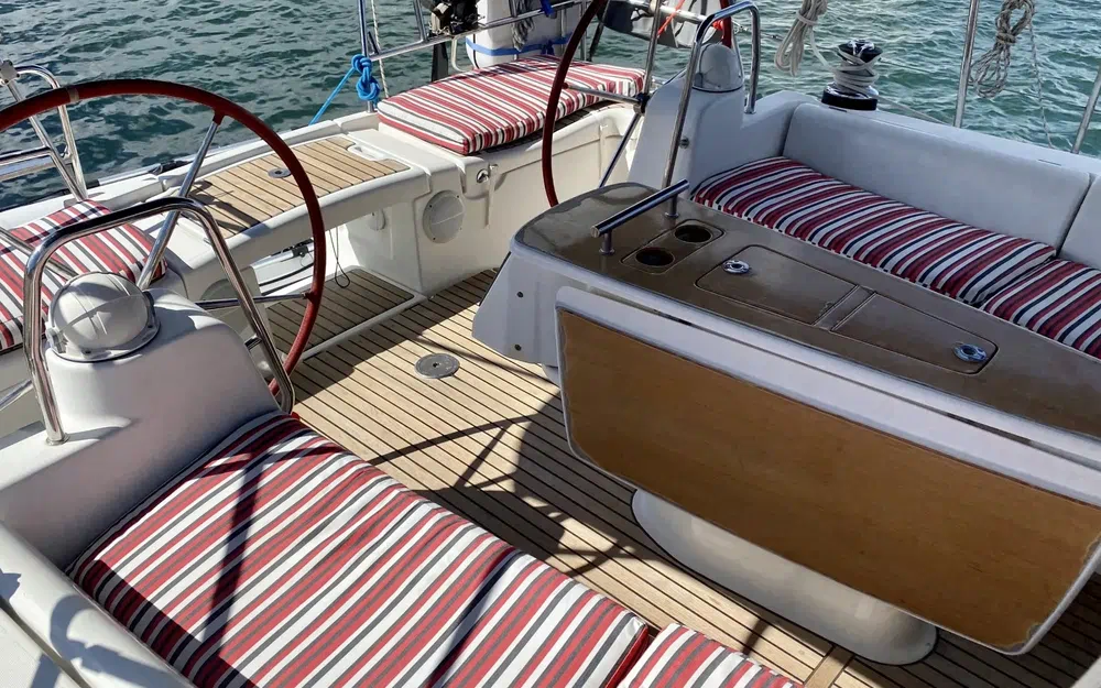 slider 4 Beneteau Oceanis 43