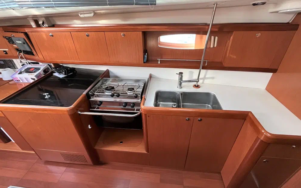 slider 8 Beneteau Oceanis 43