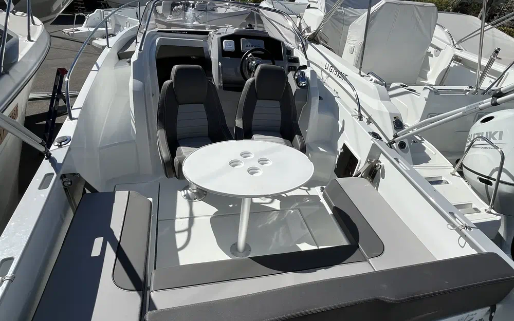 slider 1 Jeanneau Cap Camarat 7.5 WA Serie 2