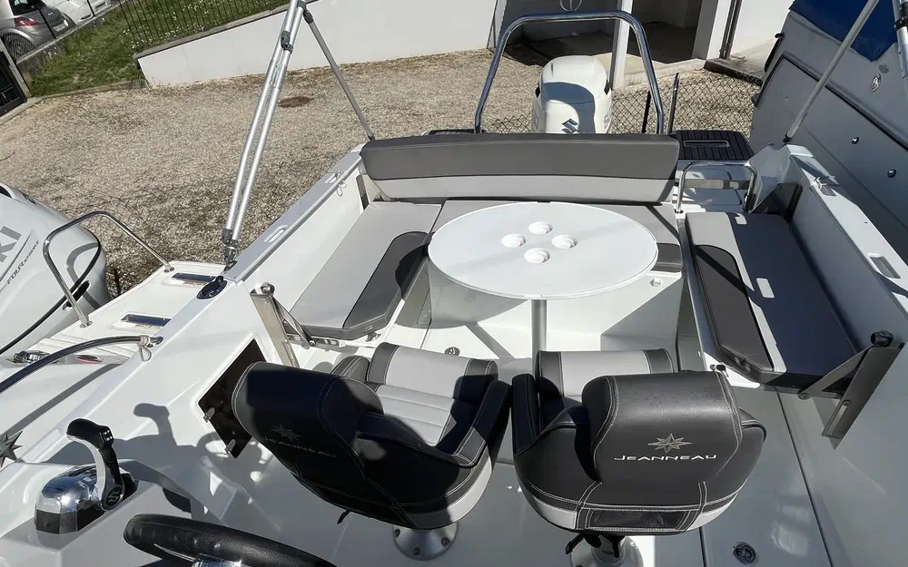 slider 2 Jeanneau Cap Camarat 7.5 WA Serie 2