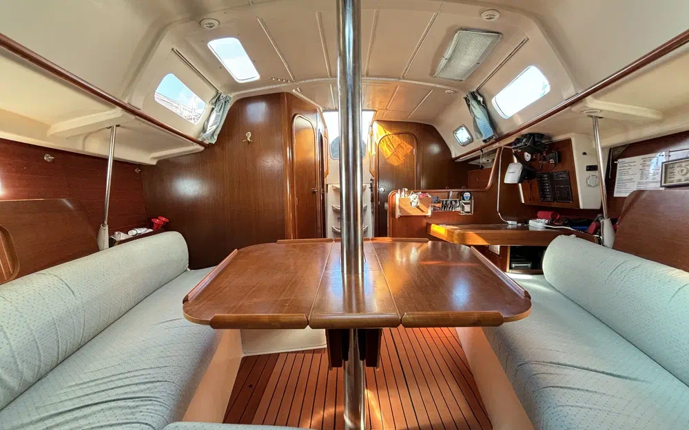 slider 10 Beneteau Oceanis 321