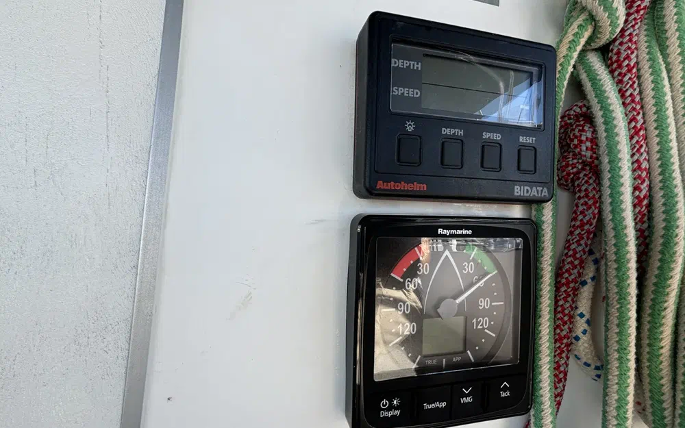 slider 18 Beneteau Oceanis 321