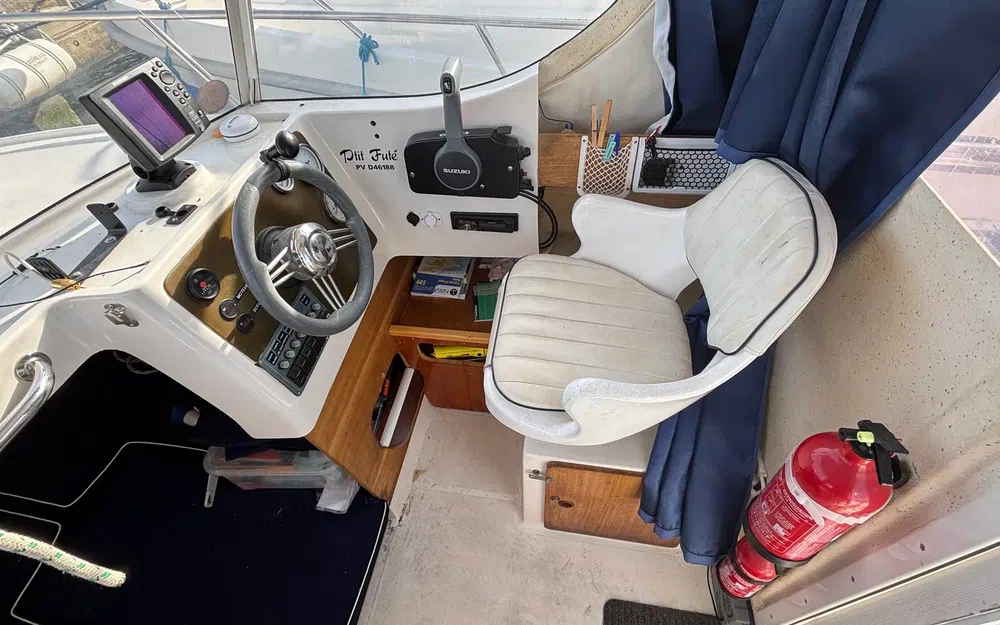 slider 6 Pacific Craft 560 Timonier