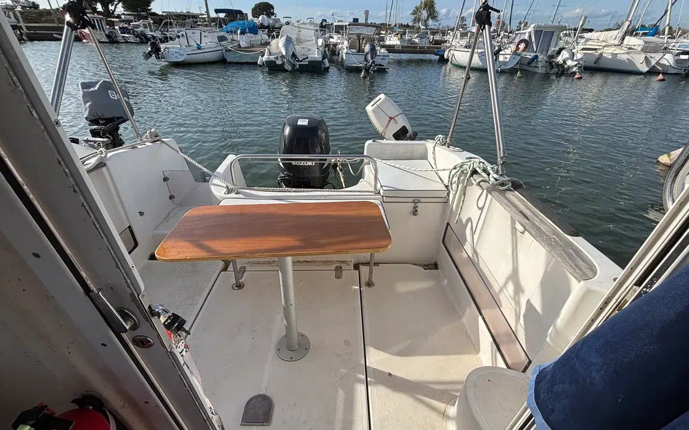 slider 9 Pacific Craft 560 Timonier